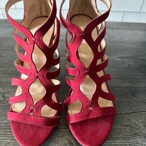 Red Strappy High-Heeled Sandals with Geometric Design Cranberry Suede Never Worn